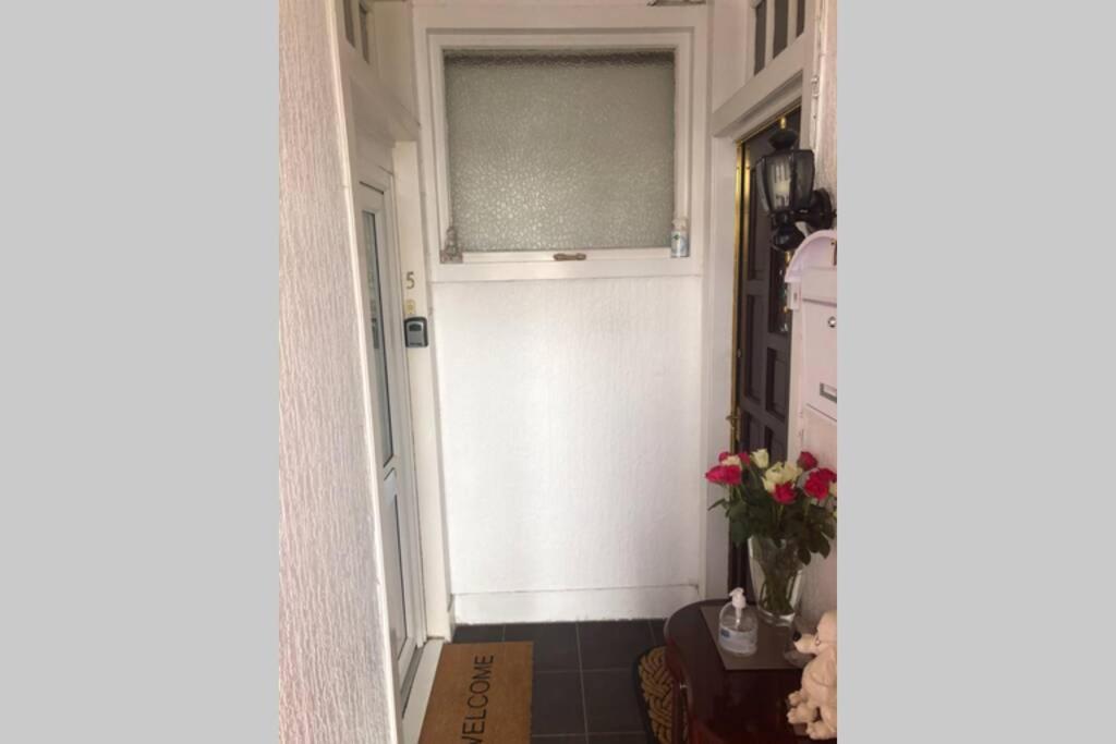 One Bedroom Flat On The Banks Of Loch Lomond Alexandria Exteriör bild
