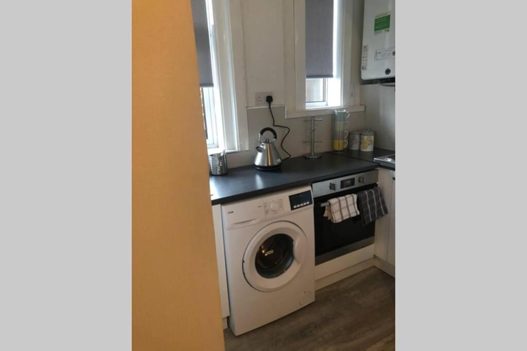 One Bedroom Flat On The Banks Of Loch Lomond Alexandria Exteriör bild